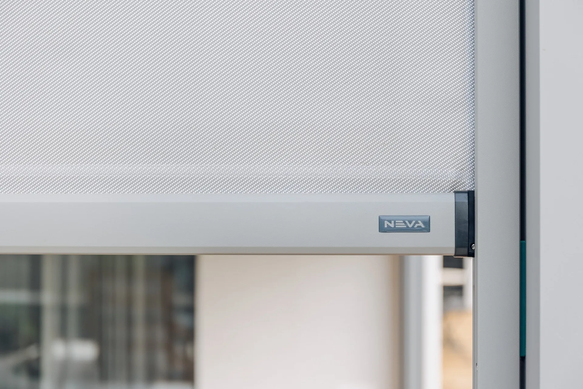 Zipscreenové rolety ZIP100 na rodinnom dome v Nitrianskych Hrnčiarovciach