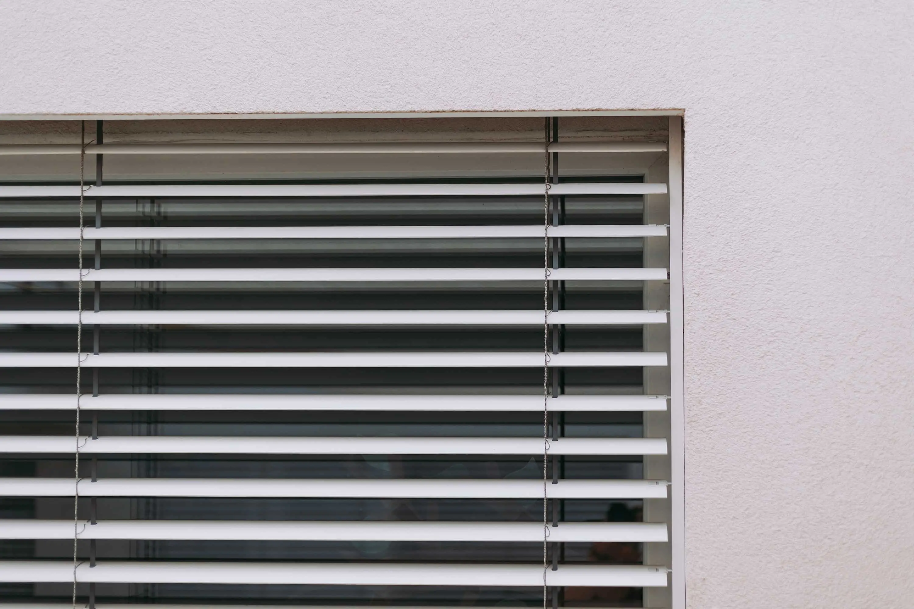 Vonkajšie žalúzie Z70 na materskej škole v Slovenskom Grobe